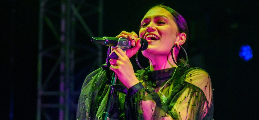 Jessie J Gets Candid About Breast Cancer In Front Of Her Adoring Fans