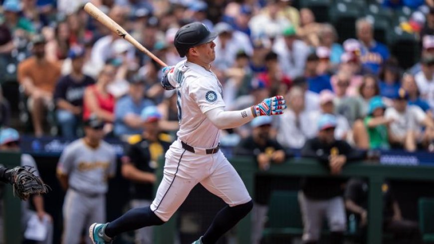 Phillies sign free agent Gold Glove winner from Mariners