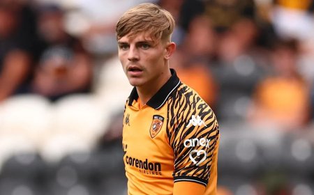 Ex-Man Utd defender Williams departs Hull