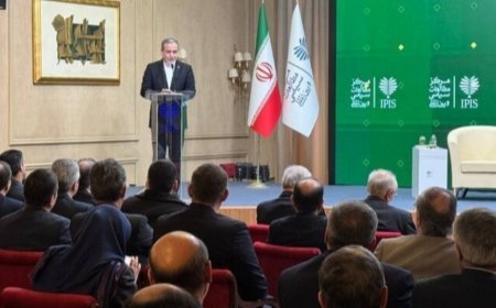 伊朗外长：“零浓缩铀”对伊方来说绝不可能接受