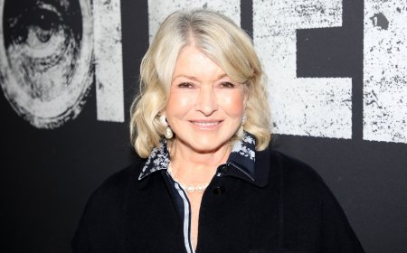 Martha Stewart Just Brought Back This Early-2000s Velvet Pants Style