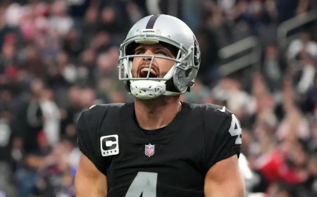 Former Raiders QB Derek Carr is allegedly weighing a comeback