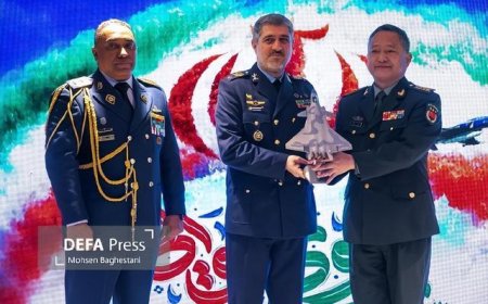 歼-20现身伊朗活动现场！中方送出歼-20模型的背后意味什么？