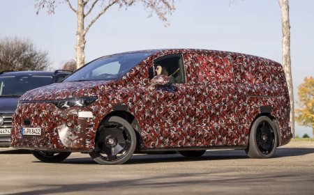 奔驰预告全新豪华纯电 MPV VLE：能自动泊车、后轮转向