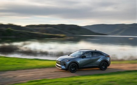 丰田海外推出纯电版 C-HR 跨界车，38135 美元起售