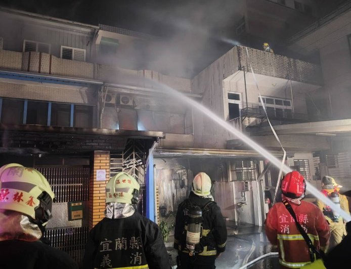 宜蘭分租民宅惡火奪2命！中風男受困火窟亡　除草工燒成焦屍