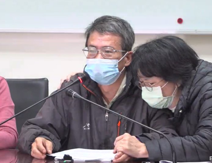 國中割頸案輕判！死者父批少事法是惡法　網湧藍綠白黨團臉書盼修法