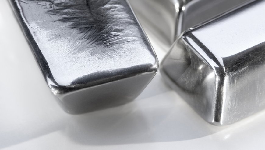 “网红基”国投瑞银白银LOF连续三跌停，此前因估值调整净值跌31.5%