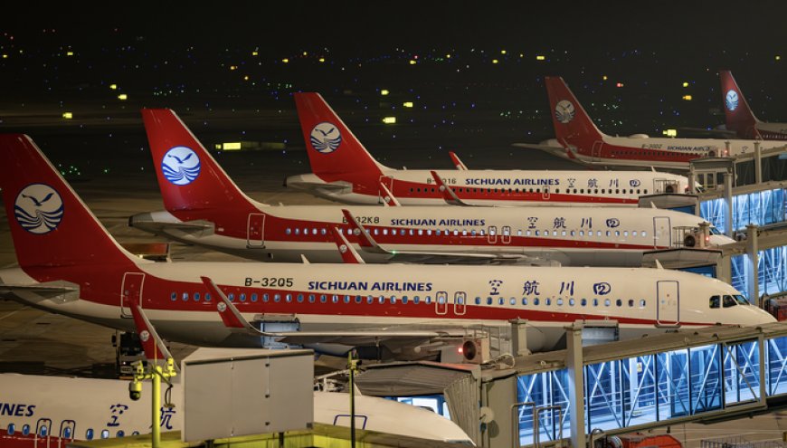 一乘客称花200元独享了一架客机，四川航空客服回应