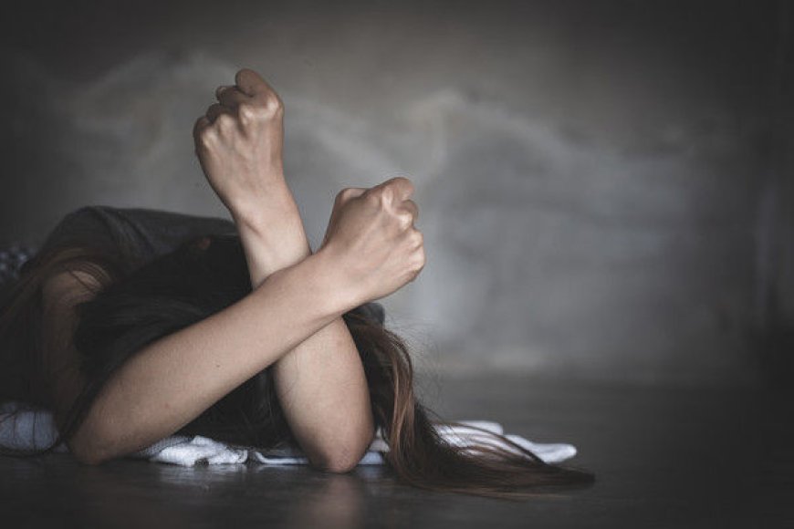 辣妹KTV廁所遭淫男侵犯！麻吉目睹幫壓制　舔吻摸胸下場曝光