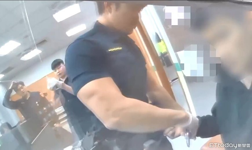 男帶毒品被抓豬隊友開直播笑他　下一秒也被「浩克警」逮捕