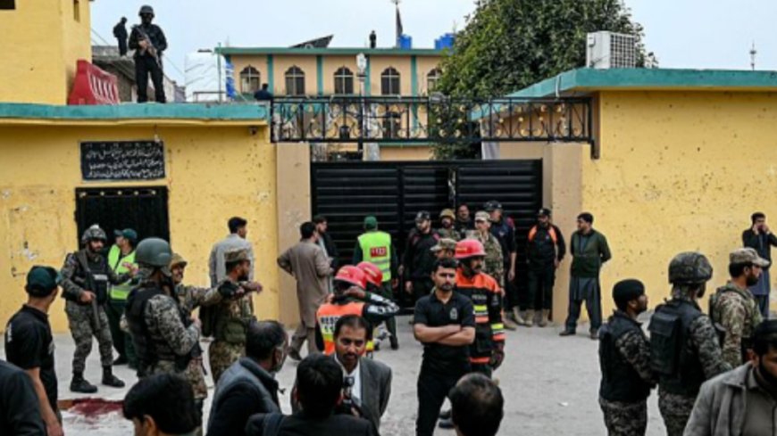 外媒：“伊斯兰国”宣称对巴基斯坦清真寺爆炸事件负责