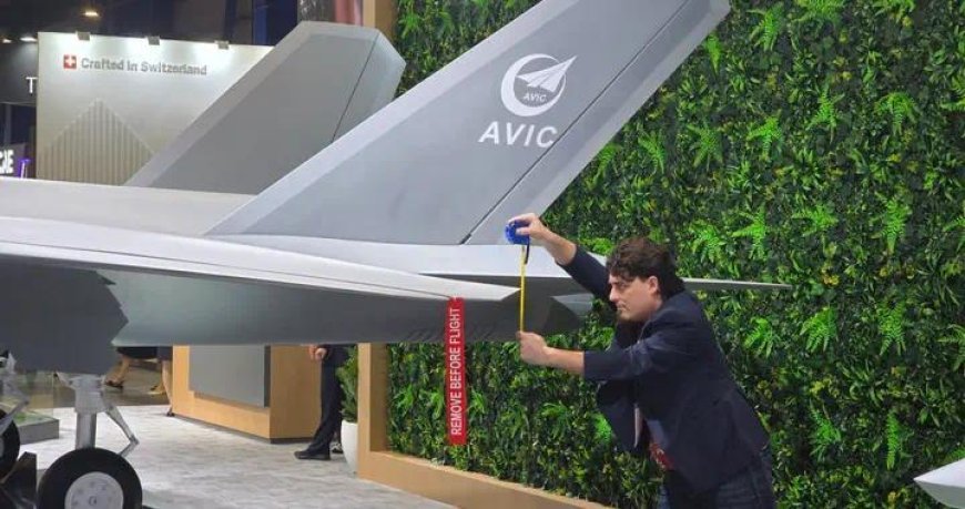 离谱！新加坡航展美军工大佬用皮尺测歼-35A，玩抽象还是真泄密？