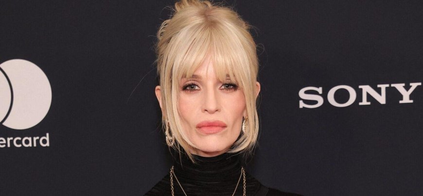 Kelly Osbourne's Weight Loss Raises Health Concerns As Photos Of Her 'Giant' Hands Go Viral