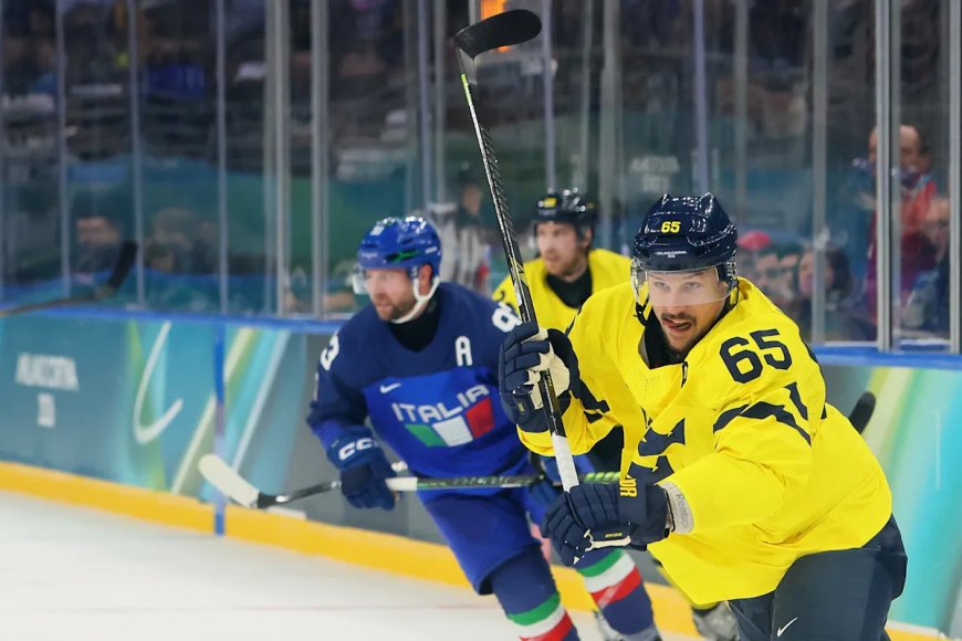 Milan Olympics: Penguin players at the start