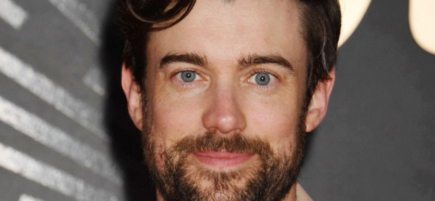 Jack Whitehall Jokes His Mom Is Banned From His Award Shows