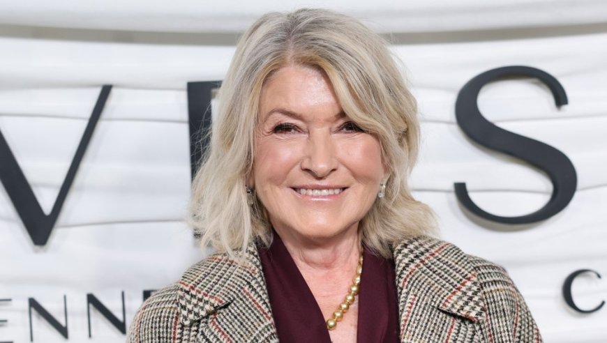 Recreate Martha Stewart's Soft Smokey Eye With This $24 Gel Eyeliner