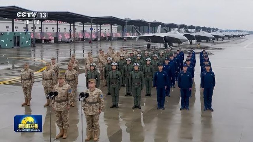 我人傻了！10架歼-20A一字排开，啥时候“偷摸摸服役了”这么多？