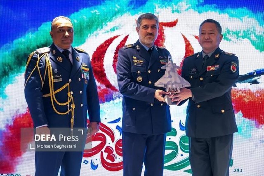 歼-20现身伊朗活动现场！中方送出歼-20模型的背后意味什么？