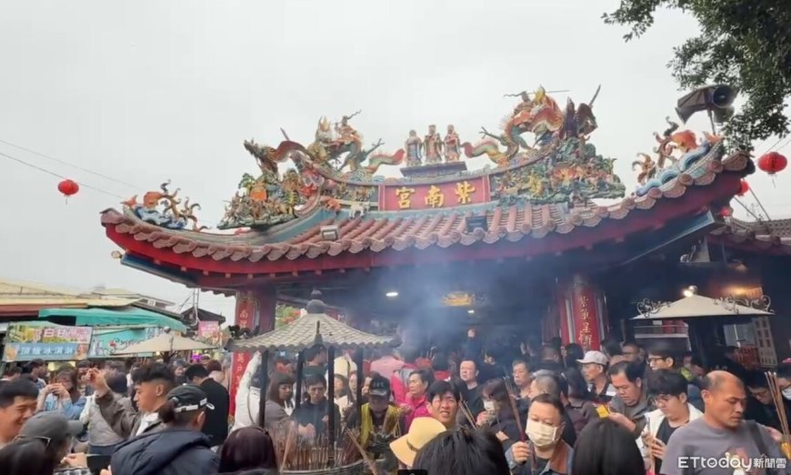 1年借金4億還7億！紫南宮10hrs湧進12萬人...神秘男霸氣還300萬