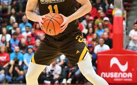 MW First Round: No. 9 Wyoming falls short against No. 8 UNLV, 73-70