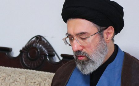 身负“国仇家恨”，穆杰塔巴是低调的强硬保守派？