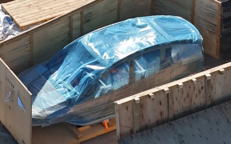 疑似特斯拉 Model Y L 车身现身得州超级工厂，马斯克曾称短期不会登陆美国