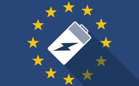 欧盟新规要求电子产品电池易于更换，科技巨头面临设计挑战