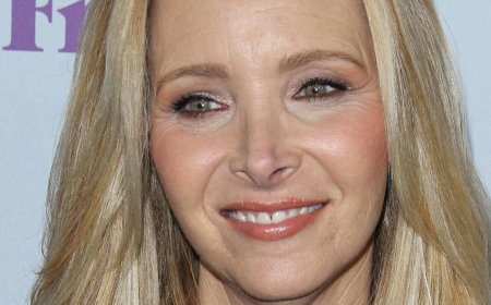 Lisa Kudrow Reveals Simple Secret To 30-Year Marriage