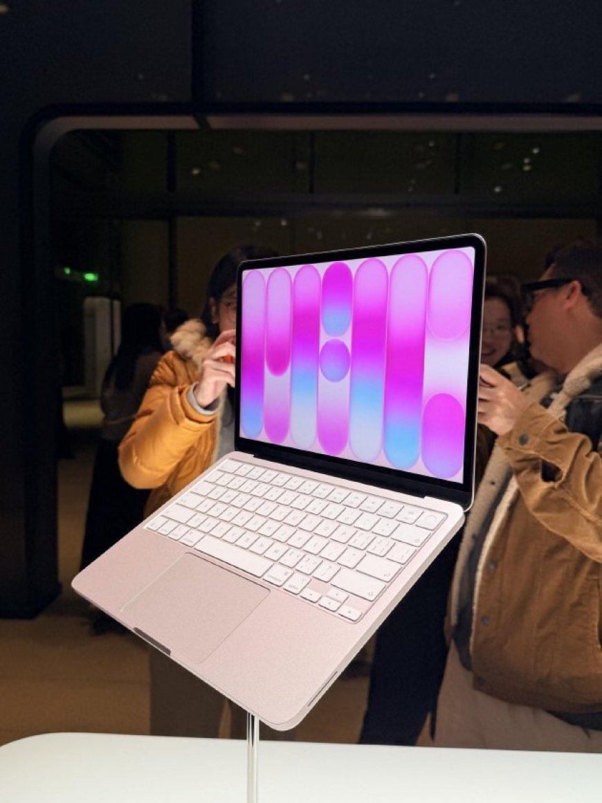 苹果全新产品新品MacBook Neo真机亮相