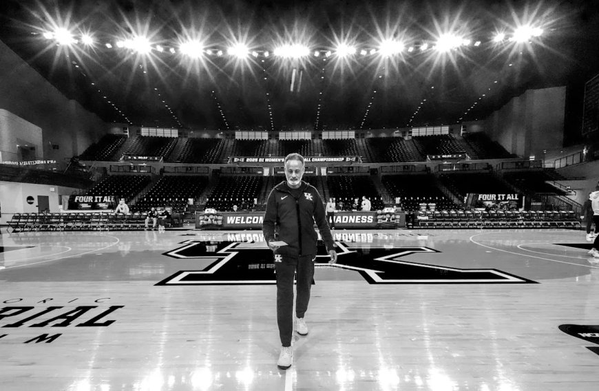 Kenny Brooks has Kentucky women's basketball back in NCAA Sweet 16