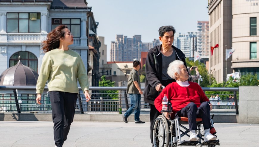 长护险三年全国铺开，银发产业迎来“支付底座”