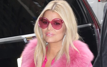 Jessica Simpson’s Airplane Run-In With Her Ex Riddled With Avoidance