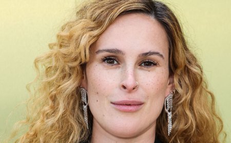 Rumer Willis Sparks Debate With Breastfeeding Post