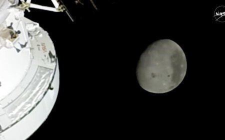 Artemis II astronaut tells Trump what communication blackout was like: 'I said a little prayer'