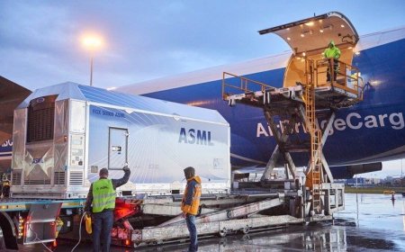 ASML股价因美国国会计划进一步限制对华出口而下跌4.7%