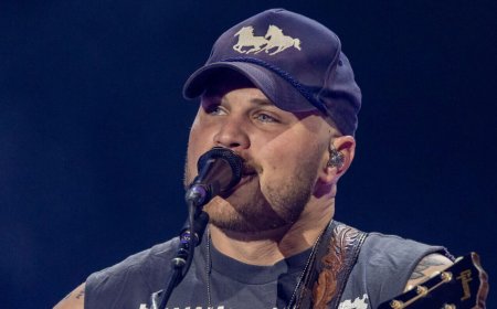 Zach Bryan Calls Fan ‘Karen’ After Refund Demand