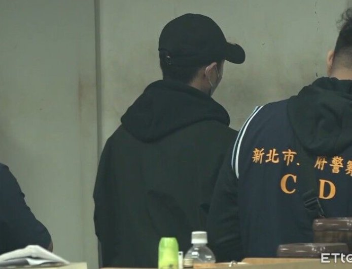 王子送抵新北檢！等按指紋、搜身　一度對牆「面壁思過」