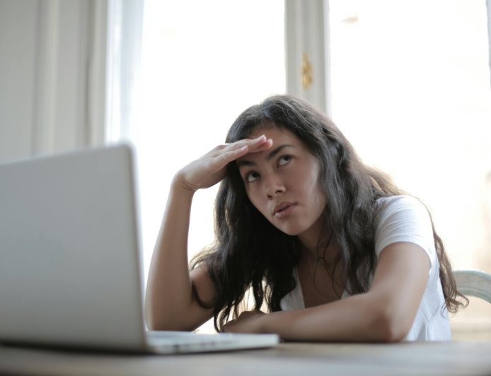 女代書被騙360萬「半個月要還15萬」　找駭客攔截又淪洗錢共犯