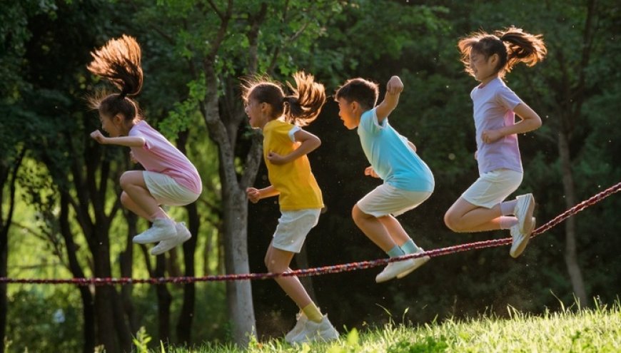 已有8省份全面推行春秋假，多地强调配套落实家长休假措施