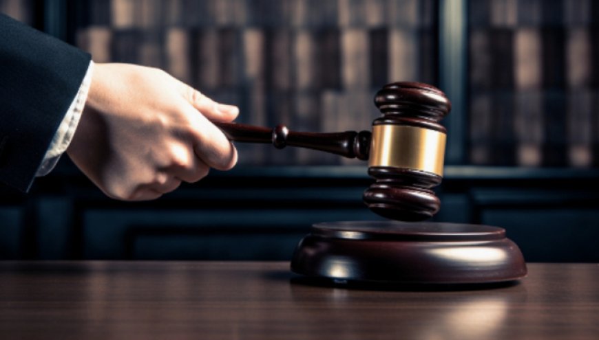 四川省公安厅原厅长叶寒冰被公诉，曾被通报“利用职权为亲属谋利”