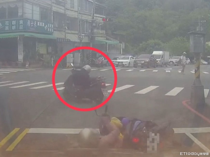 台中2嬤車禍像耍特技！她緊抓龍頭變「騎哈雷」　挨撞的竟先閃