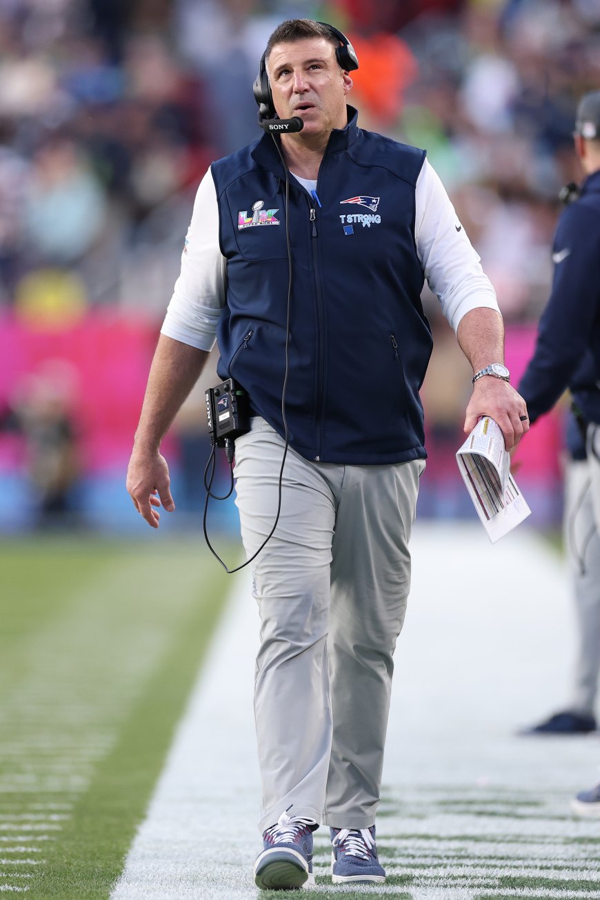 Mike Vrabel's Wife Jen Wears Ring in 1st Sighting Amid Dianna Russini Scandal