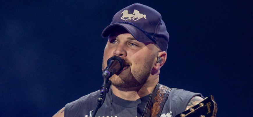 Zach Bryan Calls Fan ‘Karen’ After Refund Demand