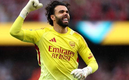 Arsenal’s David Raya clinches Golden Glove for third year running, one away from equalling all-time mark