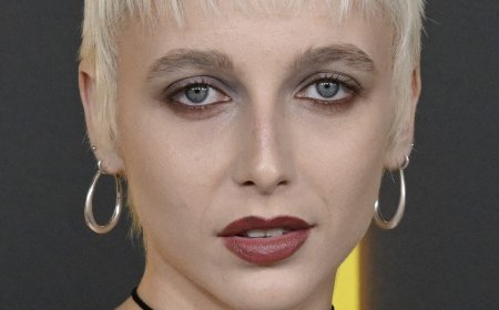 Emma Chamberlain ‘Ate It Up’ At 2026 Met Gala: ‘Understood The Assignment’