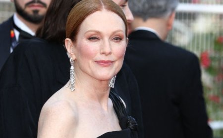Obamas Enlist Julianne Moore For New Netflix Film