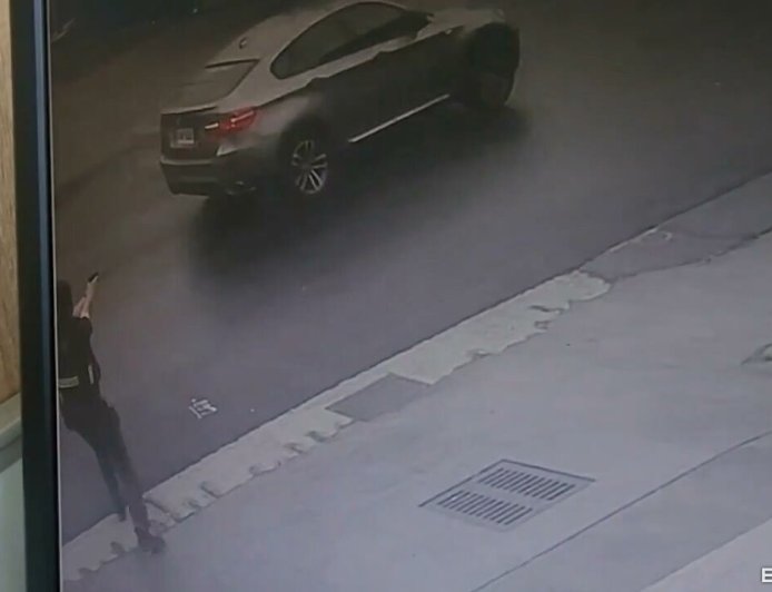 雲林街頭槍響！BMW駕駛拒檢狂飆試圖撞人　警連開7槍阻止畫面曝