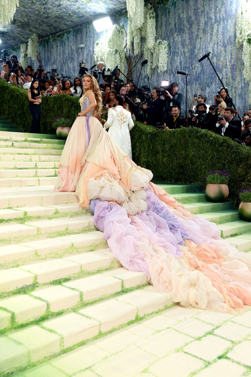 Blake Lively Attends Met Gala Solo After Justin Baldoni Settlement