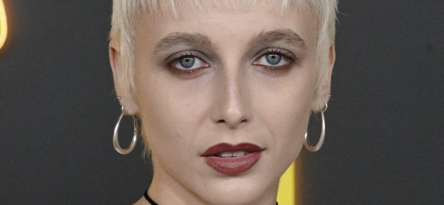 Emma Chamberlain ‘Ate It Up’ At 2026 Met Gala: ‘Understood The Assignment’